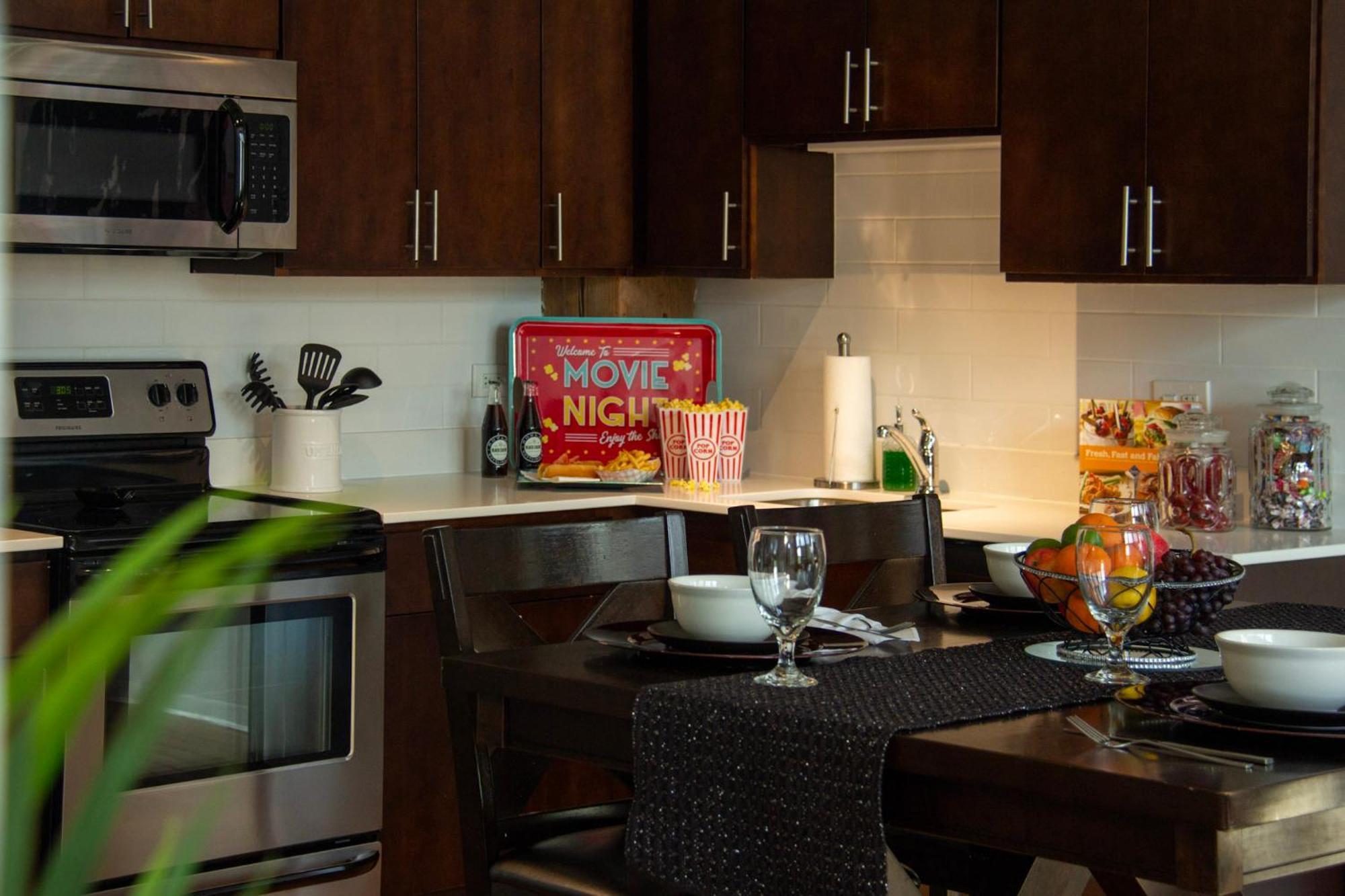 Luxery Stay Chicago - Themed Units! Close To Downtown, Mccormick Place & Wintrust Arena Extérieur photo